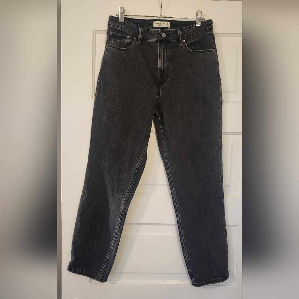 A+F Curve Love High Rise Mom Jeans - Black